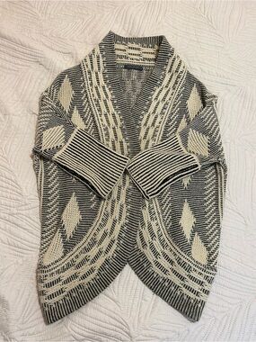 Suzy Shier Black & Cream Patterned Open-Front Knit Cardigan M